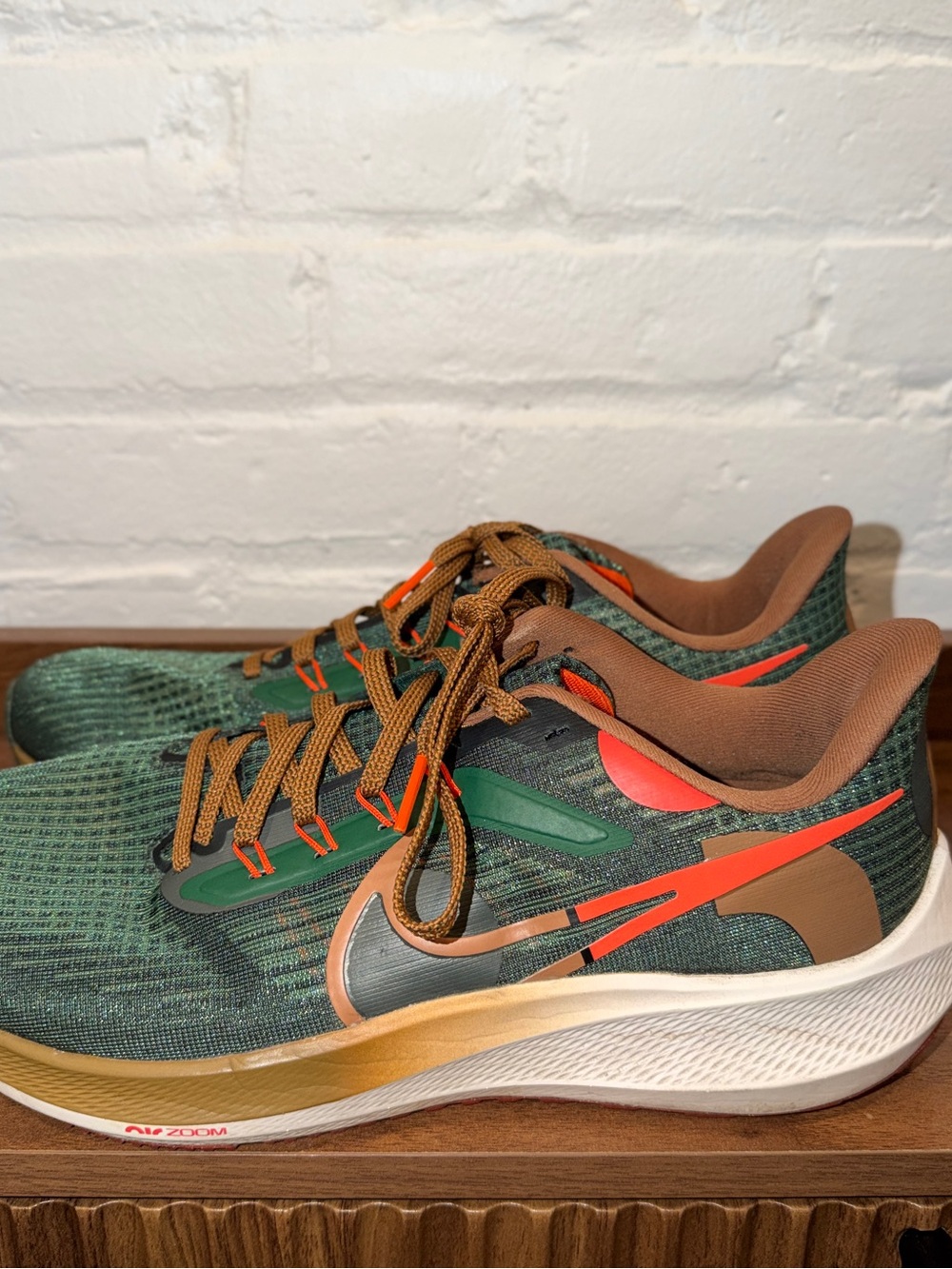 Nike Men’s Green and Orange Athletic Running Shoes